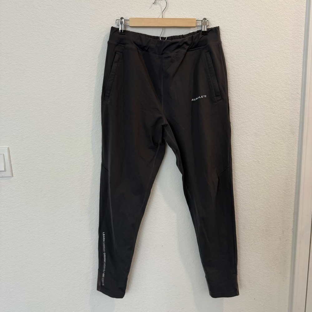 Alphalete- Men’s Grey Joggers Size Large